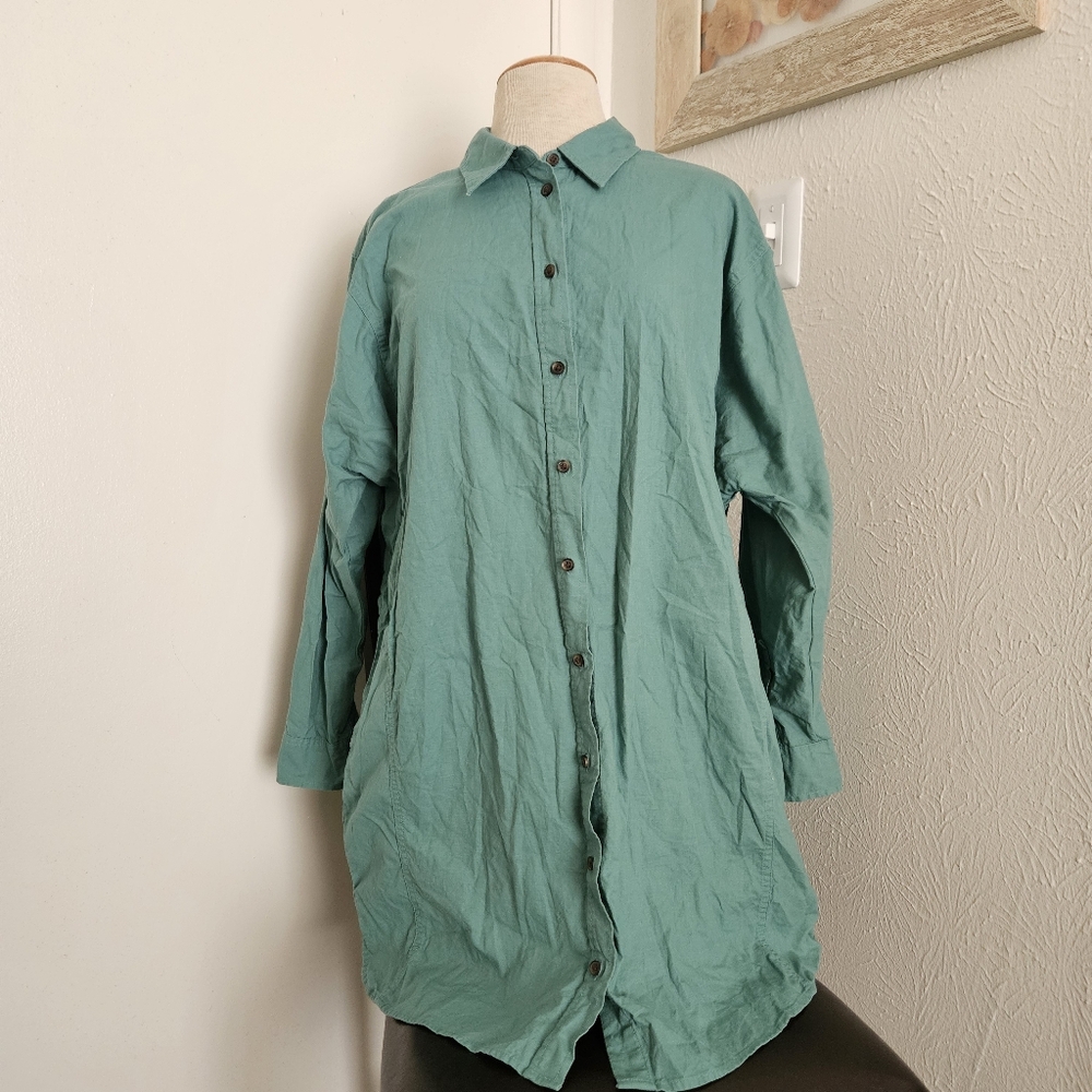 Universal Thread Long Sleeve Button Down Collared… - image 2